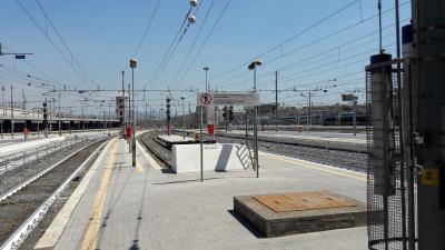 Gleise direkt vor der Einfahrt in den Bahnhof