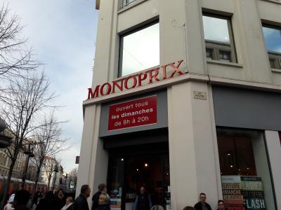 Monoprix Supermarkt in der bestimmt am meist frequentierten Strasse in Nizza