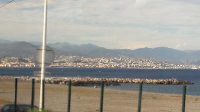 hinter Cannes, Blick auf Nizza und die dahinterliegenden Berge