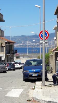 Blick &uuml;bers Wasser nach Sizilien