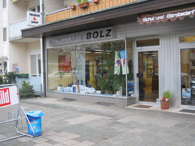 Haarstudio Bolz - Seitenansicht rechts<br/ > <br/ > Haarstudio Bolz in 69124 Heidelberg. Aufnahme von 2004.