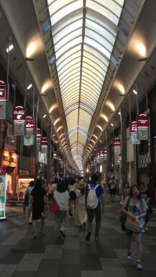 Überdachte Einkaufspassage in Kyoto