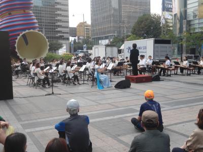 Korean Traditional Music Orchestra am Cheonggyecheon