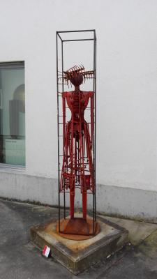 Lady in (Rost)Red: Gesehen in Riehn/Basel Schweiz