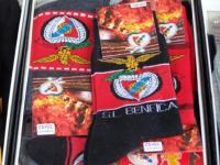 Ja, auf den Markt gibt es auch Benfica-Socken...