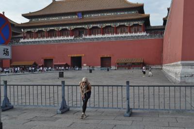 ...Vor dem Mittagstor...