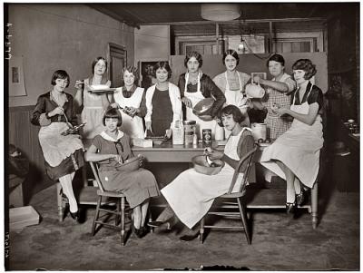 8. Klasse, "Follies Cooking Class". Dezember 1924.