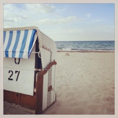 Einer der Strandkörbe am Strand von Kuehlungsborn. Wunderbar zum entspannen! // One of the beach chairs at the beach of Kuehlungsborn. Perfect for relaxing!