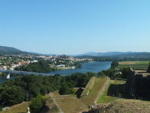 Links Spanien - rechts Portugal