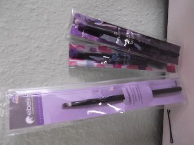 1. ebelin Lippenpinsel<br />
2. essence Eyeshadowbrush<br />
3. essence Smokey Eyes  Brush