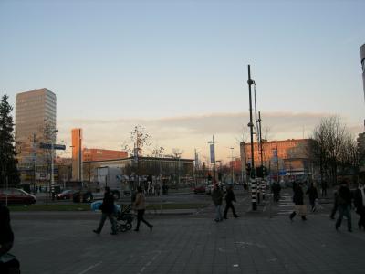 Vom Stadtzentrum/Bahnhof Richtung Norden. Vom Stadtzentrum/Bahnhof Richtung Norden.