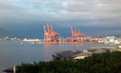 Das erinnert mich an mein Vorstellungsgespraech damals bei Schenker: Beschreiben Sie den Seeweg von Hamburg nach Vancouver...