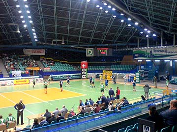 Handball der (polnischen) Spitzenklasse in der Hala "Orbita", Wroclaw.