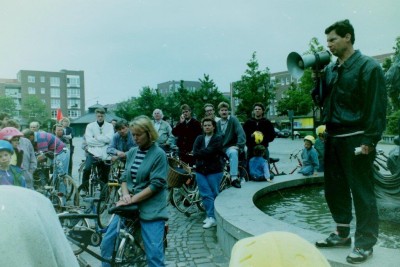 August 1994: Mühlenweg-Demo am Norderstedter Rathaus