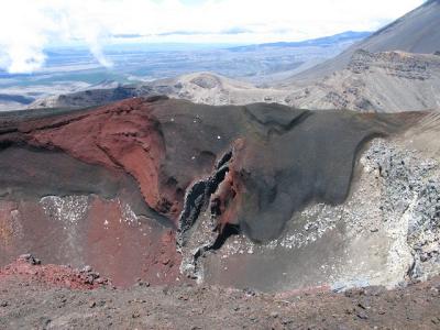 Der Red Crater und Eingang zum Schicksalsberg