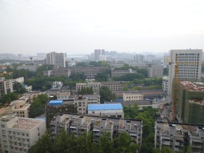 Blick nach S&uuml;den von meinem Balkon aus, in der Ferne der Nanhu.