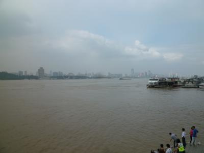 Blick von Wuchang &uuml;ber den Jangzi nach Hanjiang (links) und Hankou (rechts)