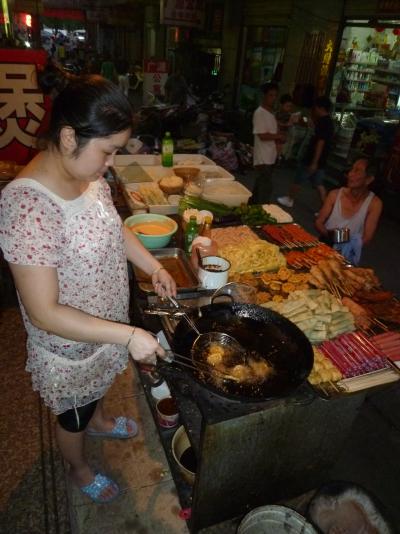 eines von vielen kleinen Stra&szlig;enrestaurants