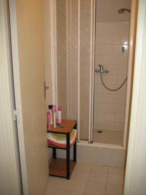 je voudrais une chambre avec douche...