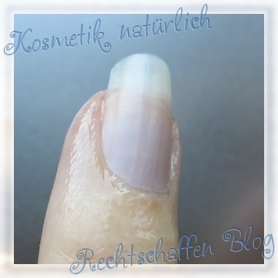 Nagelaufbauserum auf der Nagelhaut | Nägel lackieren für Anfänger