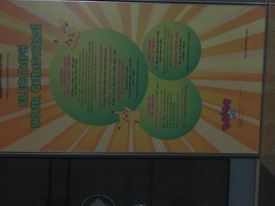 ADs in the MRT-Station, for Kamo and Mewa ;)