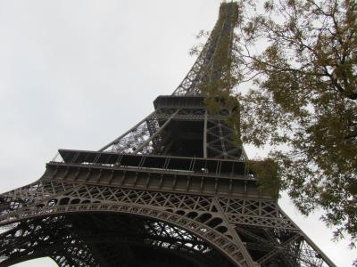 Er ist unvermeidbar, wenn man in Paris ist... leider... Irgendwie ist das Ding albern... und fragwürdig ... höchst FRAGWÜRDIG