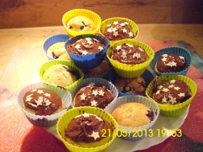 Blaubeermuffins mit Schokoueberzug