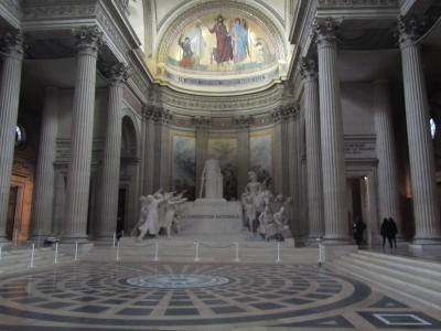 Ich LIEBE das Pantheon. Es war beeindruckend. Vielleicht erhaltet ihr durch das Bild eine kleine Idee wie toll es ist, aber da gibt es etwas, dass dort total fehl am Platz war und zwar ...