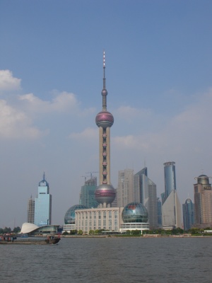 Blick vom Bund (dem hafen) aus Richtung "Pearl-Tower"