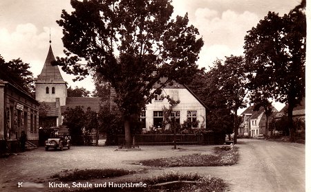 Kirche und Schule im Dorf K., damals