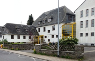 Ehemalige Berggaartenschule in Siershahn (Altbau, Ansicht von der Poststraße)
