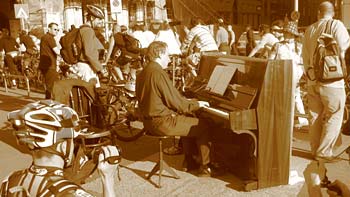 Piano player. (novala) Piano player. (novala)