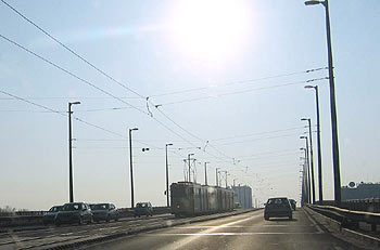 Pertöfi-Brücke. (novala) Pertöfi-Brücke. (novala)