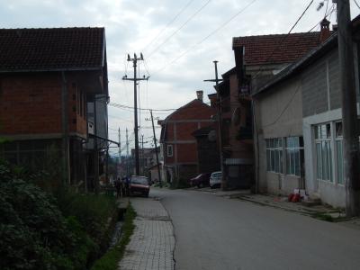 Die Hauptstraße von Tearce verbindet all meine Wege, egal ob nach Tetovo oder ins T-Kafe, in die Schule oder ins CED-Office 