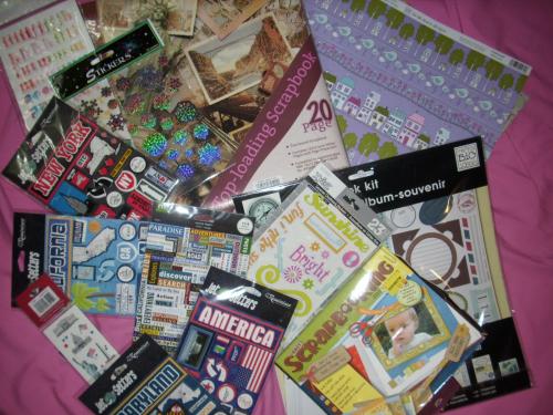 Alles, was man so zum Scrapbooking braucht. Alles, was man so zum Scrapbooking braucht.