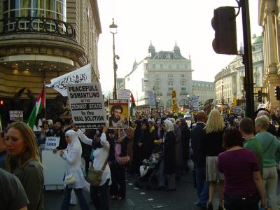 Völlig friedliche Demonstration zur Vernichtung Israels. Idioten.... Völlig friedliche Demonstration zur Vernichtung Israels. Idioten....