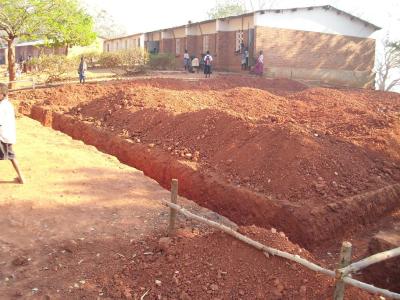 ...Ausgrabung des Fundaments