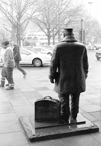 Minolta XG9 + ROKKOR-X 45/2