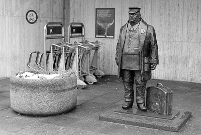 Minolta XG9 + MD ROKKOR-X 45/2