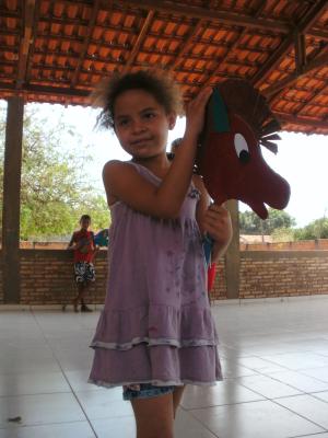 pricsila com cavalinho