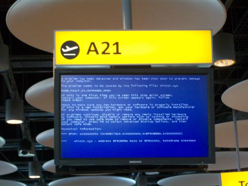 Blue Screen auf dem Flughafen Heathrow